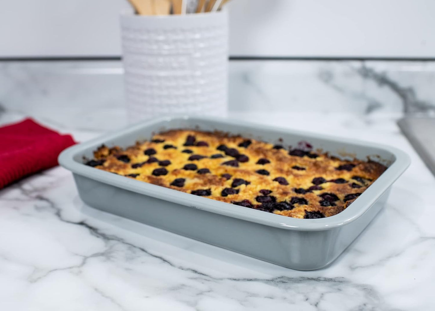 Elanze Designs Large 13 inch Stoneware Porcelain Baking Dish With Stainless Steel Rack, Grey