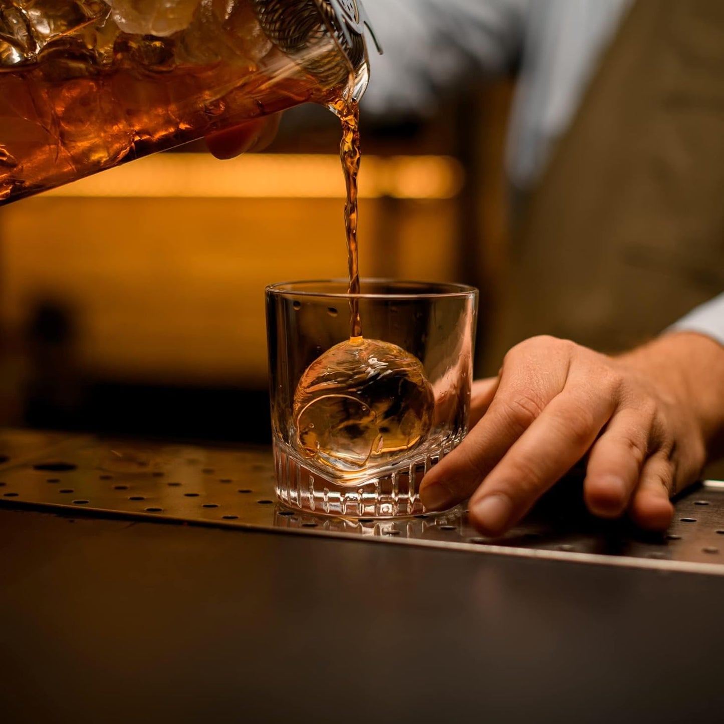 Samuelworld Premium Ice Tray Combo (16 Ice Cubes/6 Ice Ball), Large Ice Sphere Maker & New Upgraded Ice Cube Trays, Food Grade, Spill-Free Integrated Funnels, Whiskey Bourbon Cocktails, Grey