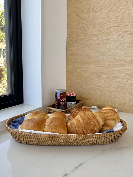 KOUBOO La Jolla Bread Basket | Woven Rattan Basket for Bread, Fruit, & Kitchen Storage | Boho Decor, Food Baskets, Snack Tray, Home Organizer, Honey Brown, Large