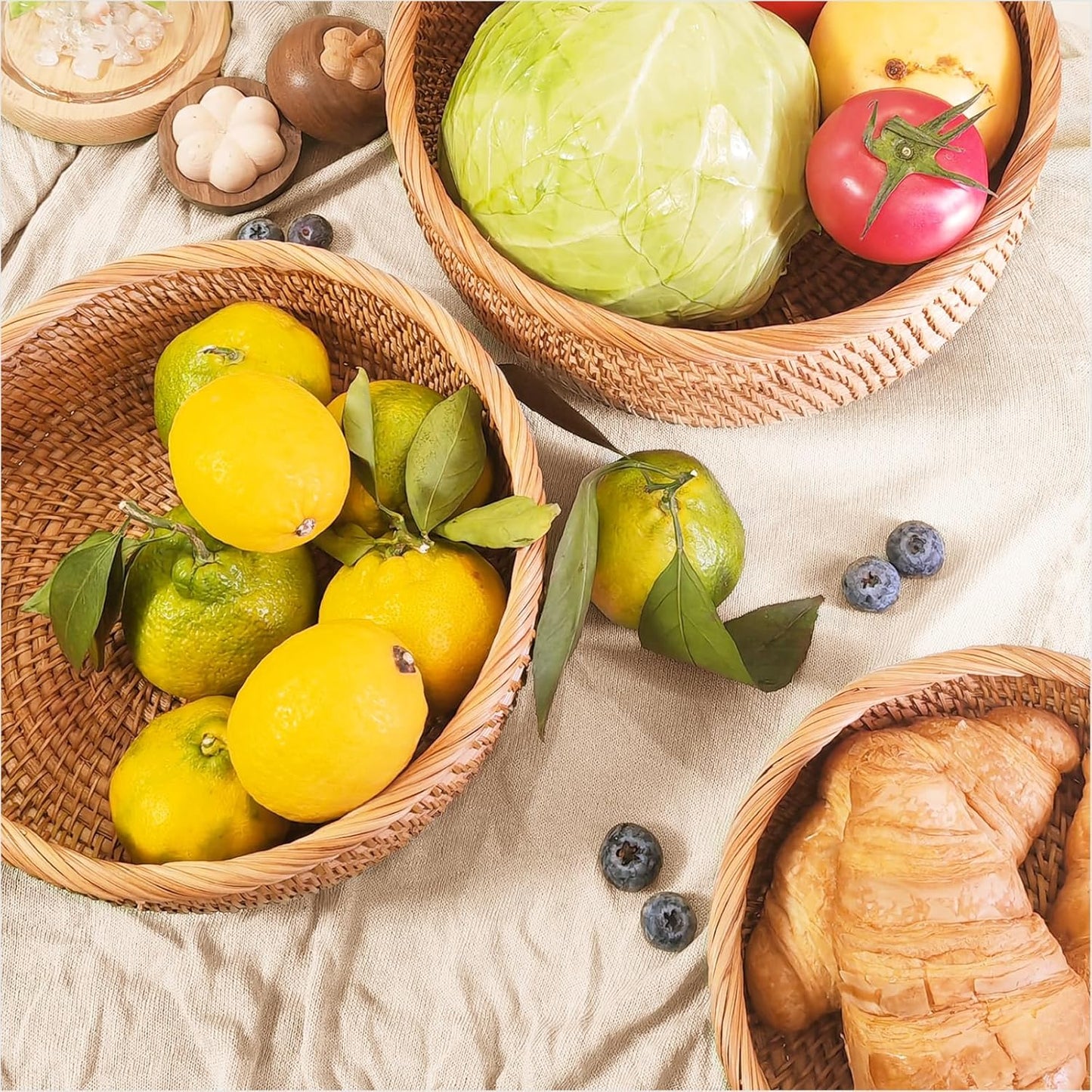 Rattan Bread Basket for Fruit, Natural Wicker Fruit Basket for Kitchen Counter, Hand Woven Food Baskets, Bread Baskets for Serving, Large Wicker Basket for Vegetable, Snack, Candies,Etc. (Round-Large)