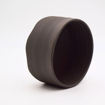 Ceramic Matcha Bowl – Handmade Chawan Matcha Bowl, Japanese Bowl, Charcoal Gray, 21.1 oz, 620ml Made in Japan