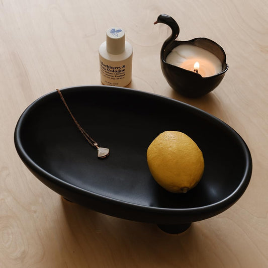 WENSHUO Three-Legs Ceramic Fruit Bowl for Kitchen Counter, Decorative Bowl for Table Décor, 10-inch Oval Large Bowls for Breads (Black)