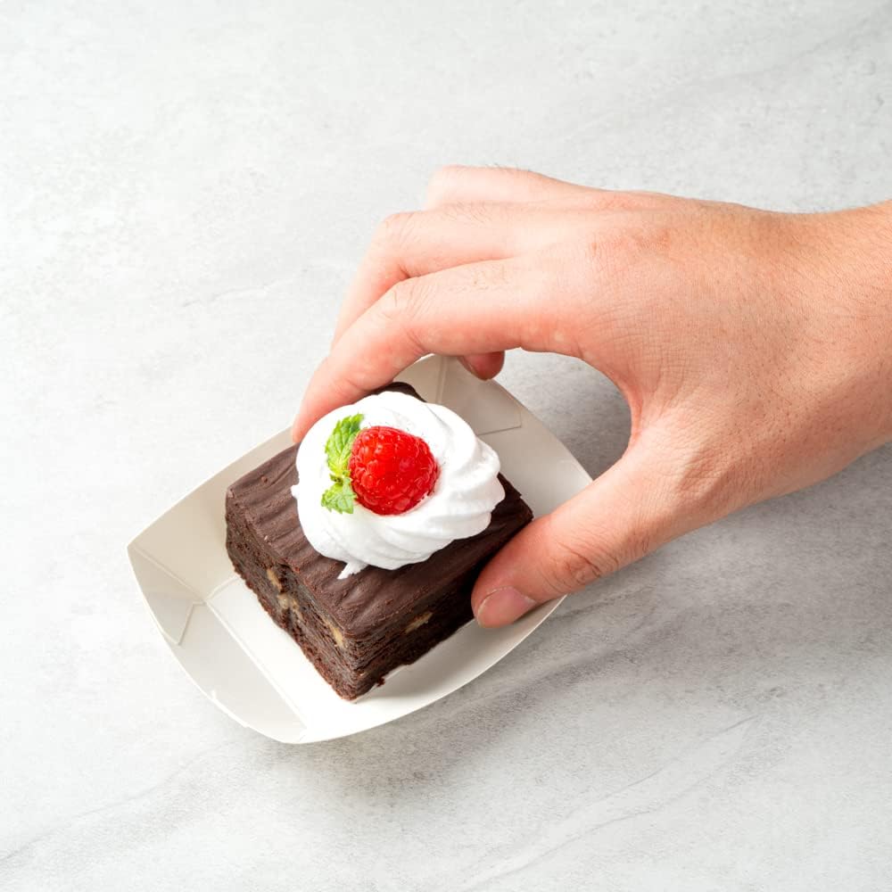 Restaurantware Bio Tek 4 Ounce Paper Boats 50 Disposable #25 Food Trays - PE Lining Durable White Paper Food Baskets For Concession Stands Picnics or Fairs Stackable