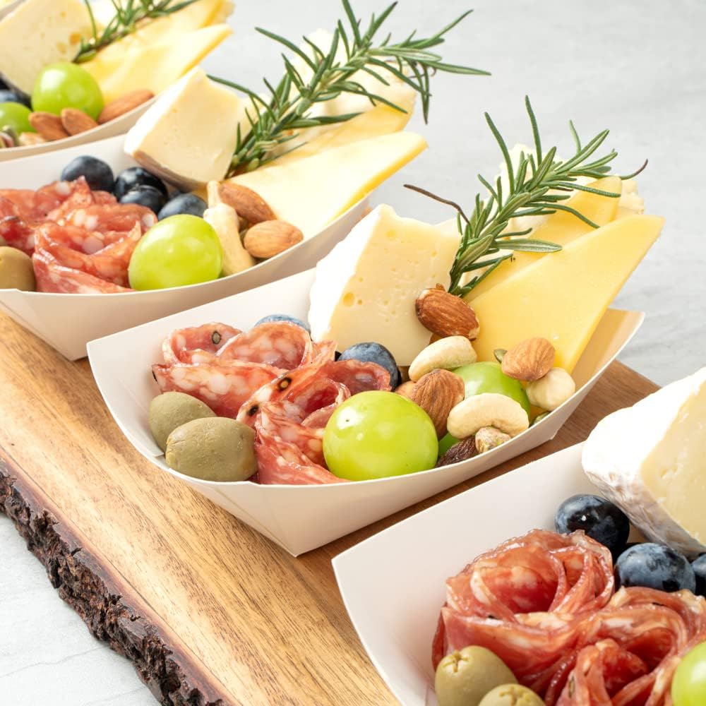 Restaurantware Bio Tek 6 Ounce Boat Paper Boats 50 Disposable #40 Food Trays - PE Lining Durable White Paper Food Baskets For Concession Stands Picnics or Fairs Stackable