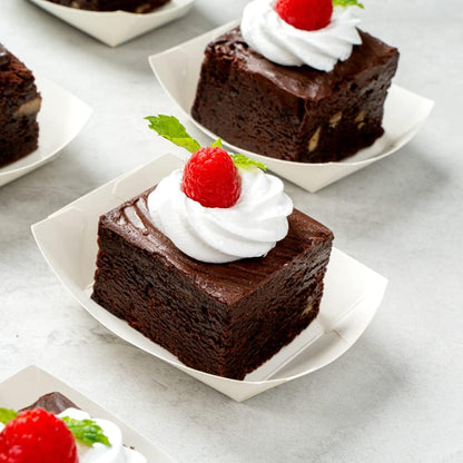 Restaurantware Bio Tek 4 Ounce Paper Boats 50 Disposable #25 Food Trays - PE Lining Durable White Paper Food Baskets For Concession Stands Picnics or Fairs Stackable