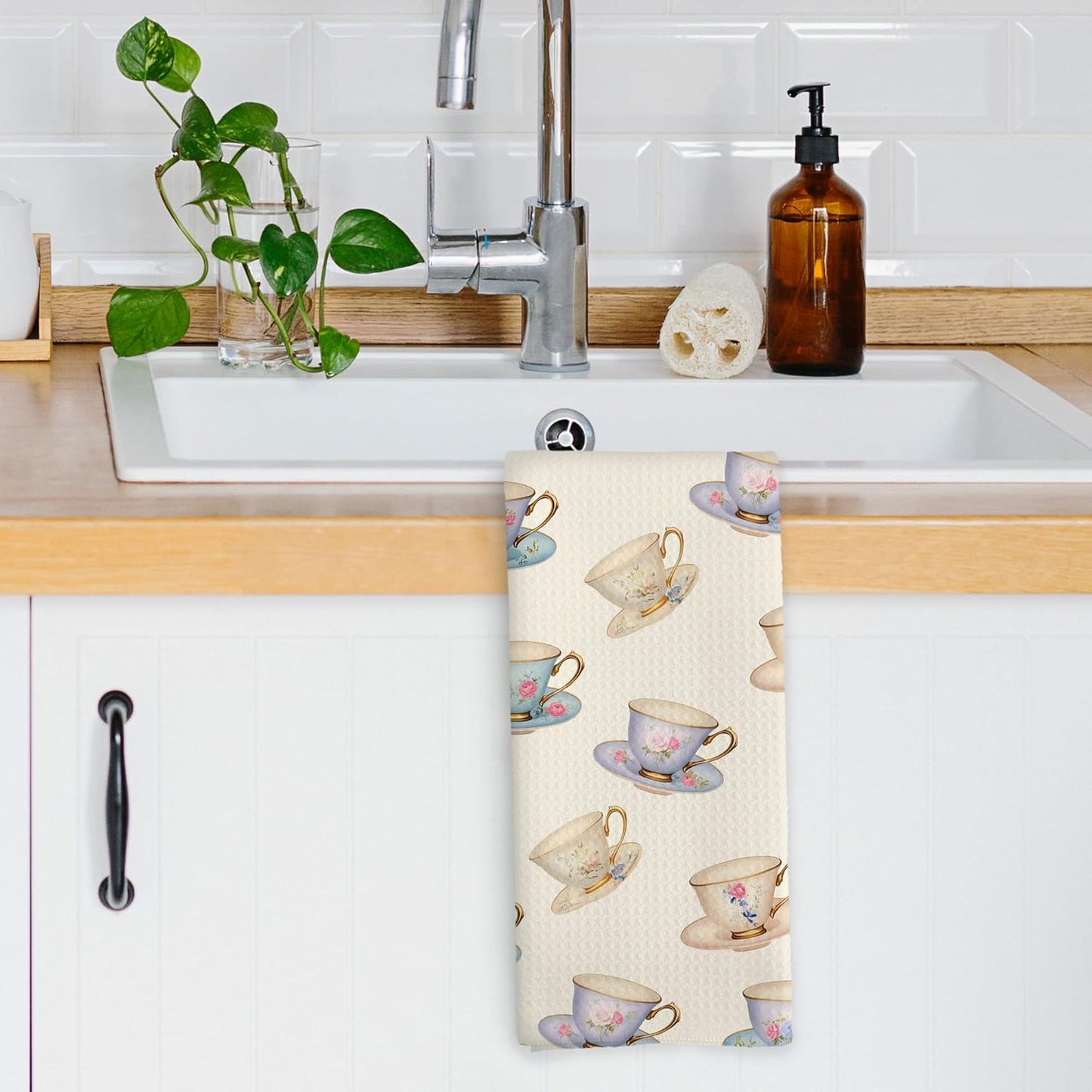 Vintage Spring Floral Teacups Kitchen Dish Towels, Retro Tea Coffee Lovers Gifts for Women Girls, Tea Time Decor, Roses Flower Cups Hand Towels Kitchen Teas Towels Decorations, 16x24inch