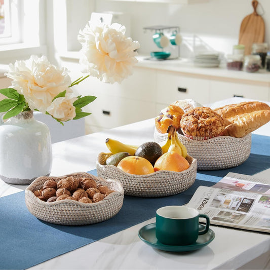 YANGQIHOME Rattan Round Fruit Baskets, Wicker Storage Bowls, Natural Woven Serving Basket Bowls, Decorative Baskets for Kitchen Counter Organizing, Whitewash, Set of 3