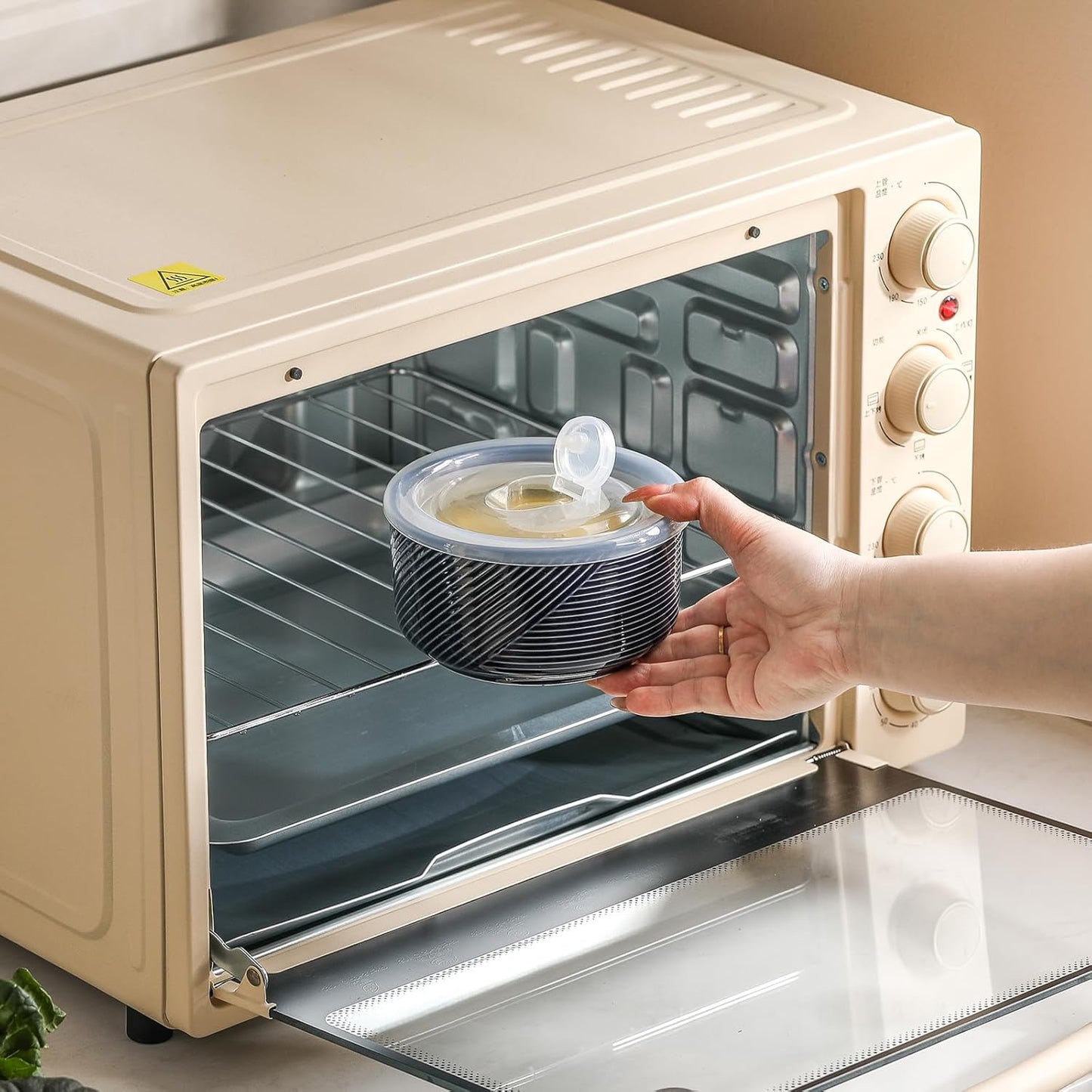 Ceramic Bowls with Lids: 20 oz Microwave Safe Food Storage Containers for Soup, Salad, Cereal, Leftovers, Meal Prep, Lunch, Picnic, Camping, Serving - Airtight, Multicolor, Set of 4