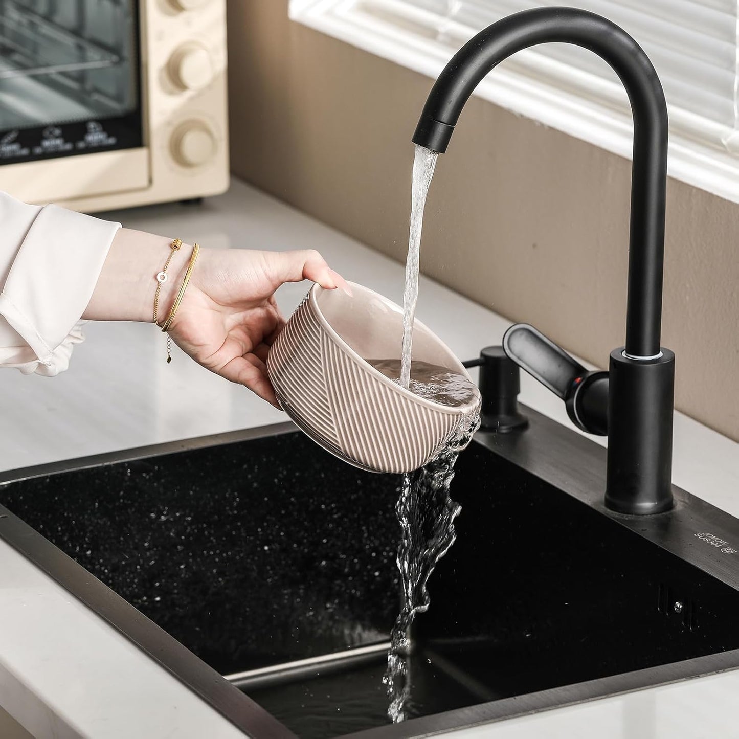 Ceramic Bowls with Lids: 20 oz Microwave Safe Food Storage Containers for Soup, Salad, Cereal, Leftovers, Meal Prep, Lunch, Picnic, Camping, Serving - Airtight, Grey, Set of 4