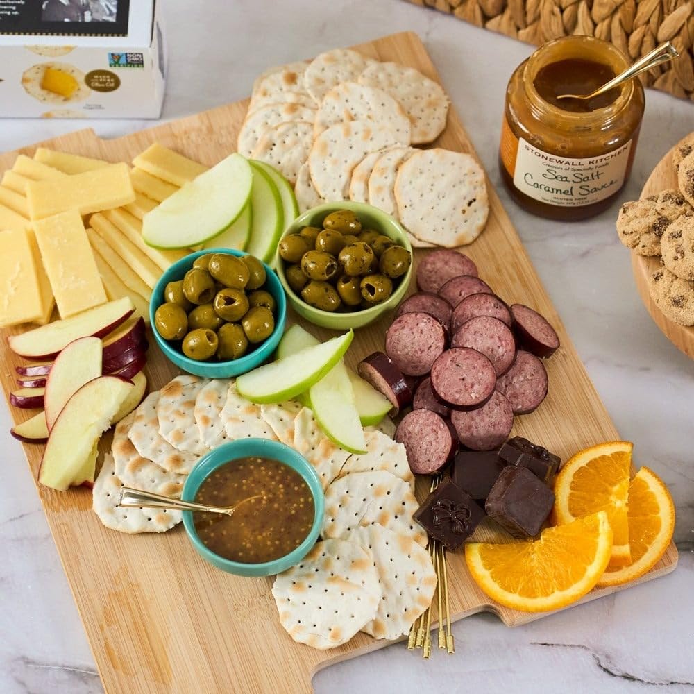 GourmetGiftBaskets.com Deluxe Fruit Basket - Prime Fruit Gift Baskets - Food Gift Prime - Birthday, Christmas, Sympathy, Men, Women, Family