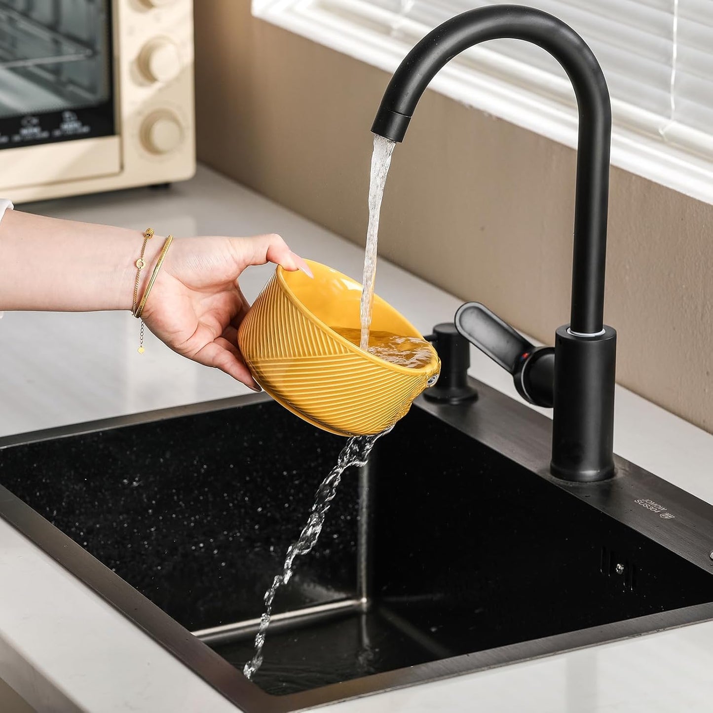 Ceramic Bowls with Lids: 20 oz Microwave Safe Food Storage Containers for Soup, Salad, Cereal, Leftovers, Meal Prep, Lunch, Picnic, Camping, Serving - Airtight, Multicolor, Set of 4