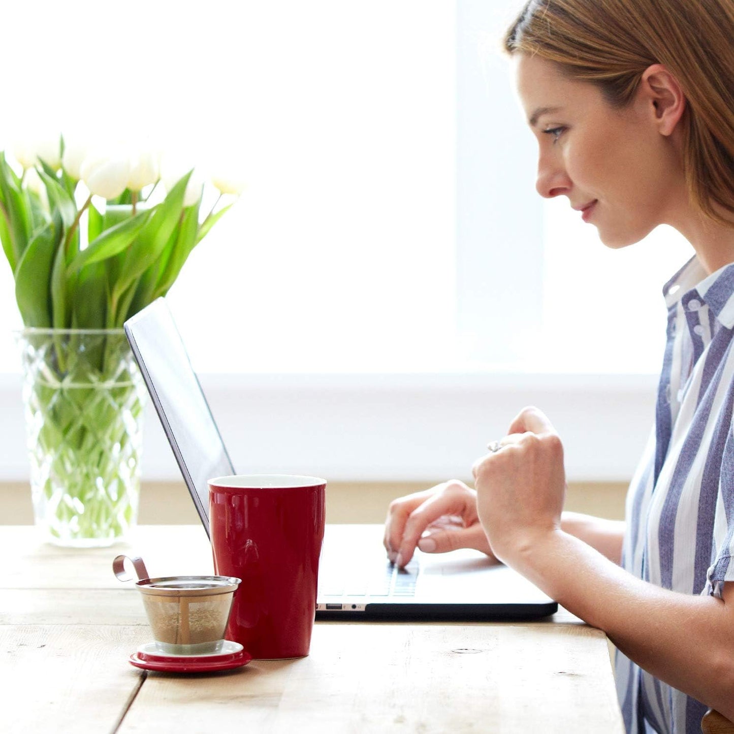 Tea Forte Double-Walled Ceramic Kati Cup, Removable Stainless Steel Infuser Basket and Lid, Steeps 12 oz Loose Leaf Tea, Dishwasher & Microwave Safe, Chakra