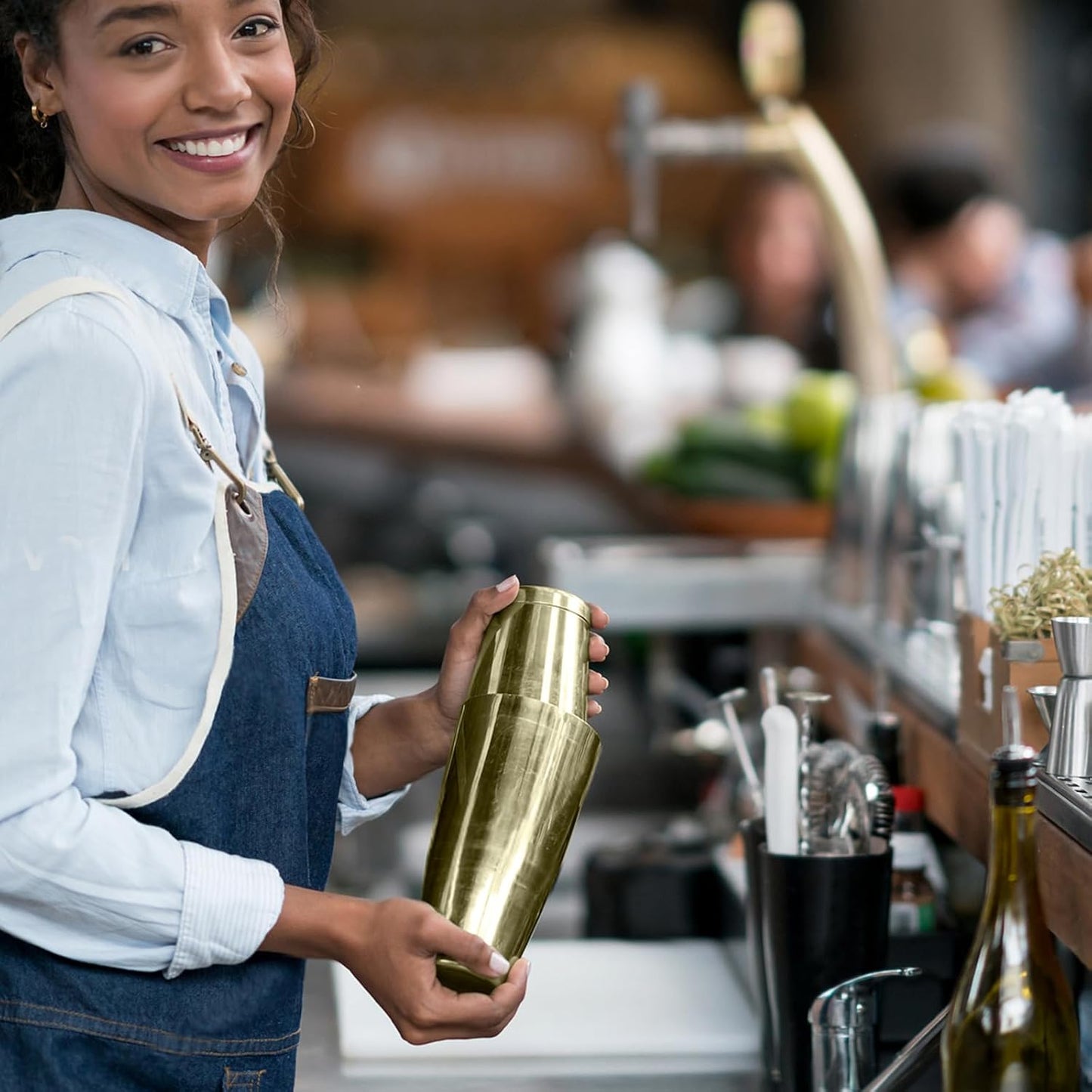 8 Pcs Cocktail Shaker Boston Shaker Set Professional Bartender Kit Bar Shaker Stainless Steel Drink Bartending Martini Tin with 18oz & 28oz Mixed Alcohol Tool for Beginner(Gold)