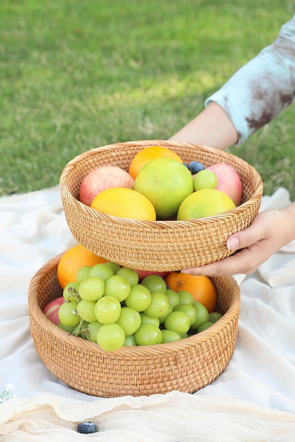 HITOMEN Handmade Rattan Bread Baskets Round Wicker Fruit Serving Storage Bowls, Natural Woven Decorative Kitchen Counter Organizing (Honey Brown) M-9.1"