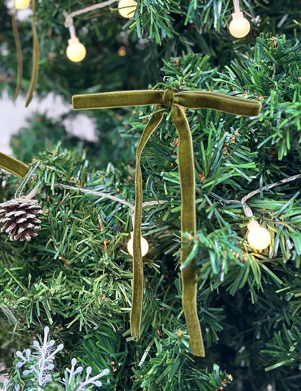 SIMISI RIBBON 24Pcs Olive Green Christmas Velvet Ribbon Bows Decorations Xmas Ornaments Vintage Decor for Tree, Wreath, Garland (3/8'' Width, 5 * 7 inch)