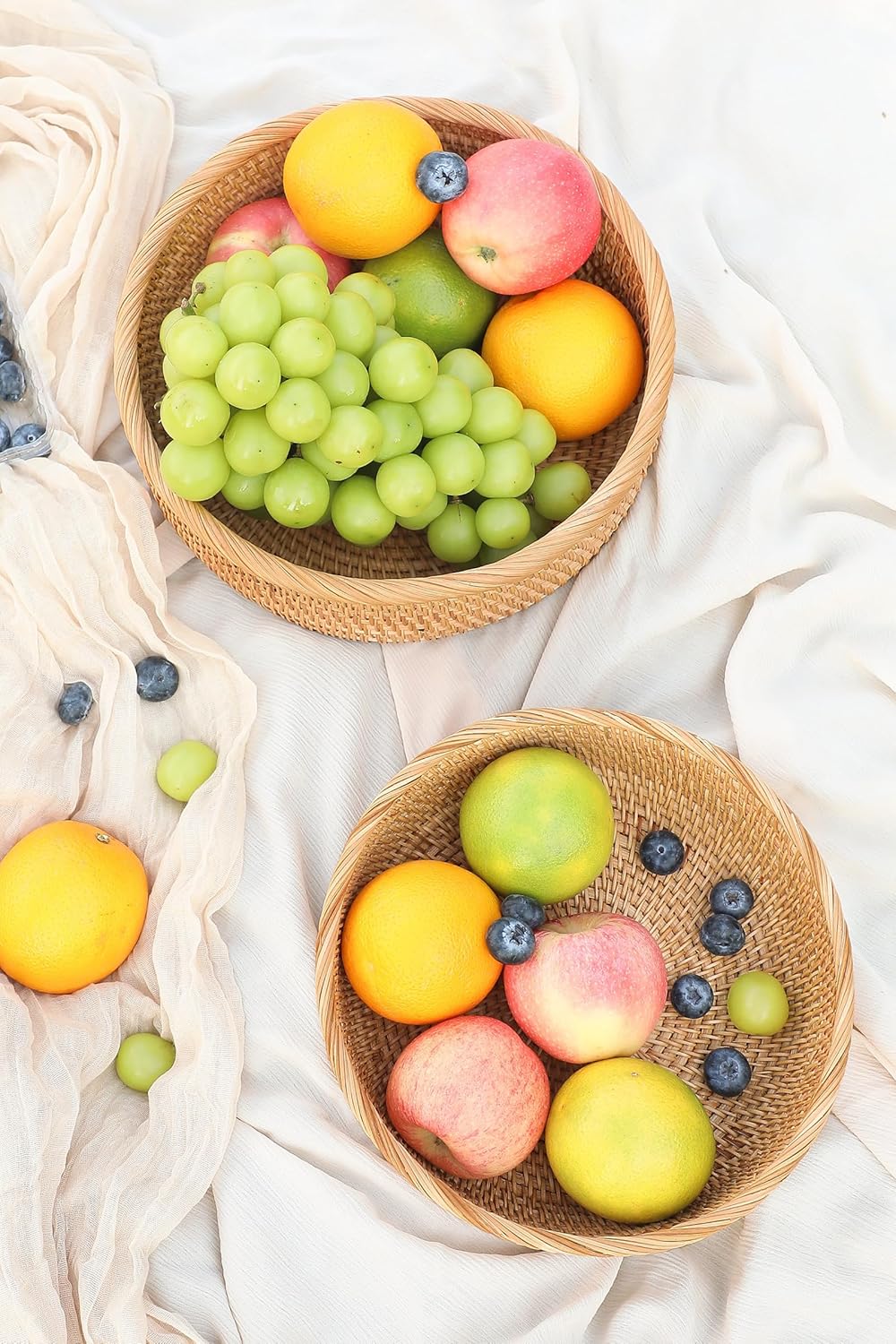 HITOMEN Handmade Rattan Bread Baskets Round Wicker Fruit Serving Storage Bowls, Natural Woven Decorative Kitchen Counter Organizing (Honey Brown) L-10.3"