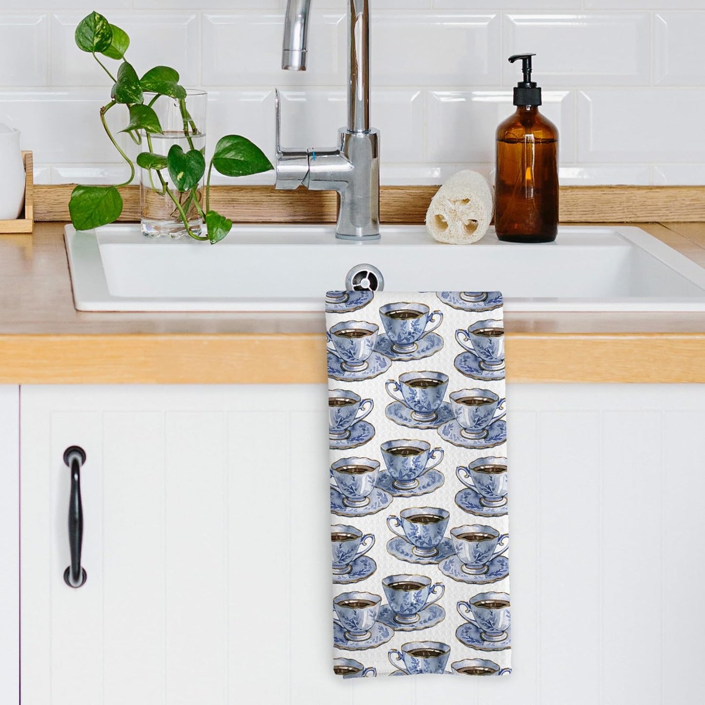 Vintage Teacups Kitchen Dish Towels, Blue and White Coffee Cups Kitchen Decor, Coffee Tea Lovers Gifts for Women, Tea Time Hand Towels Kitchen Bathroom Tea Towels Decorations, 16x24inch