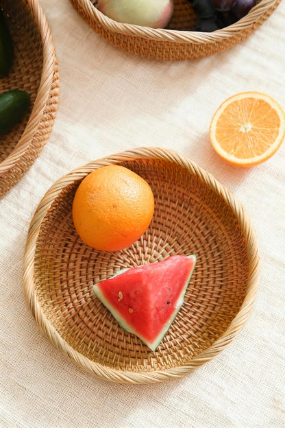 HITOMEN Handmade Rattan Bread Baskets Round Wicker Fruit Serving Storage Bowls, Natural Woven Decorative Kitchen Counter Organizing (Honey Brown) S-8.7"