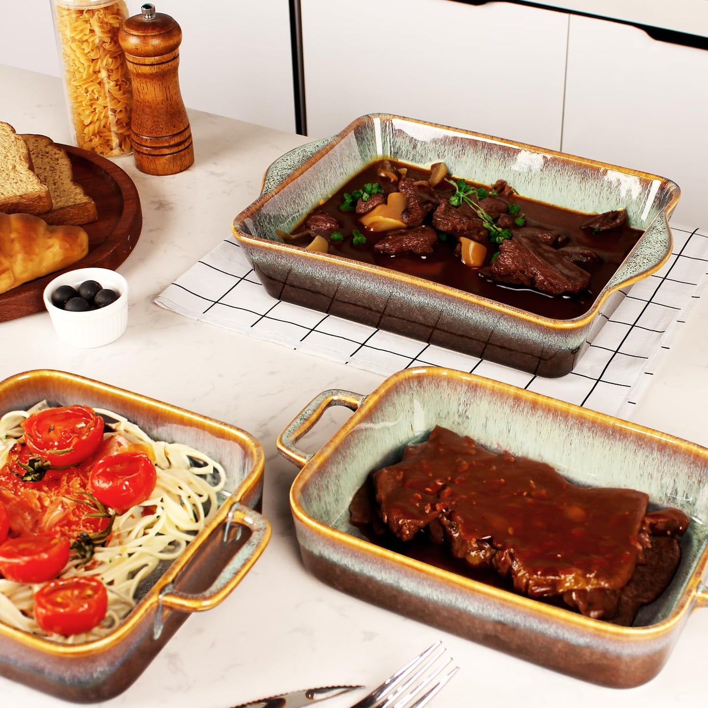 Rectangular 10 x 8 Casserole Dish, 2 Qt Ceramic Au gratin Baking Dish with Handles, Or for mixing, salad, pasta plate, Best gift for those who love baking, Microwave, Oven safe