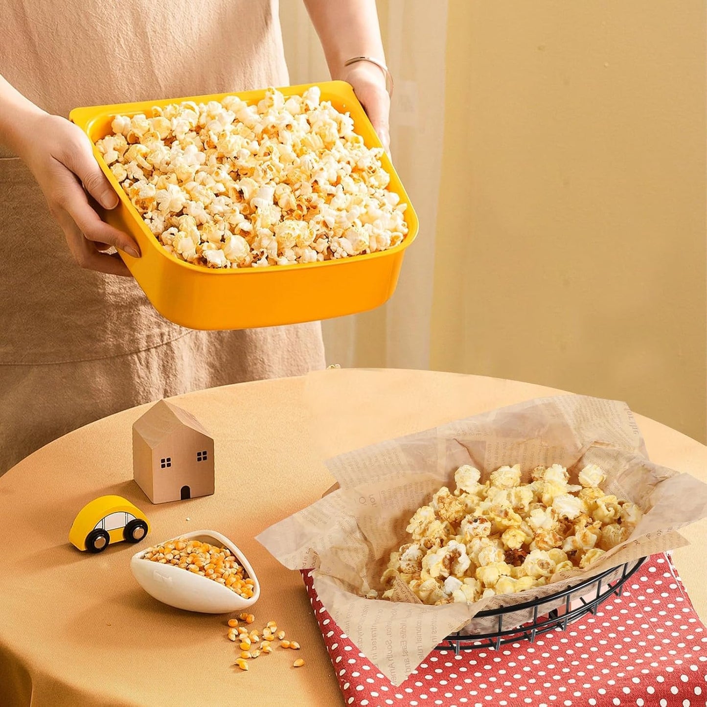 12 Pcs Wire Bread Basket 9.5 x 6.2 x 2.2 Inch Oval Metal Dinner Roll Baskets for Serving Fruit Bowl Storage with 50 Sheets Deli Wrappers Paper for Kitchen Table Fast Food(Black,9.5 x 6.2 x 2.2)