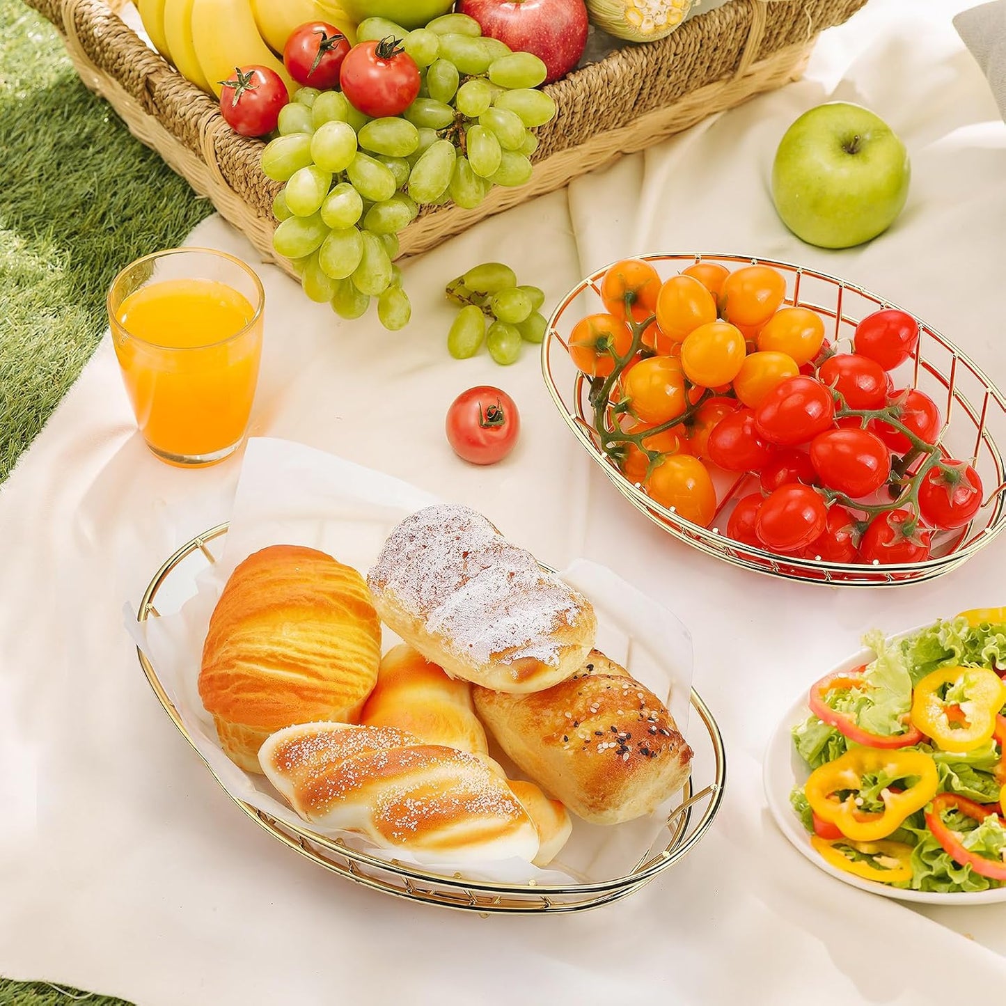 Tioncy 6 Pcs Chrome Oval Metal Wire Baskets 9.5 x 6.2 x 2.2 Inch Bread Serving Decorative Sandwich Container Christmas Party Fast Food Basket for Fruit Burger Kitchen Restaurant(Gold)