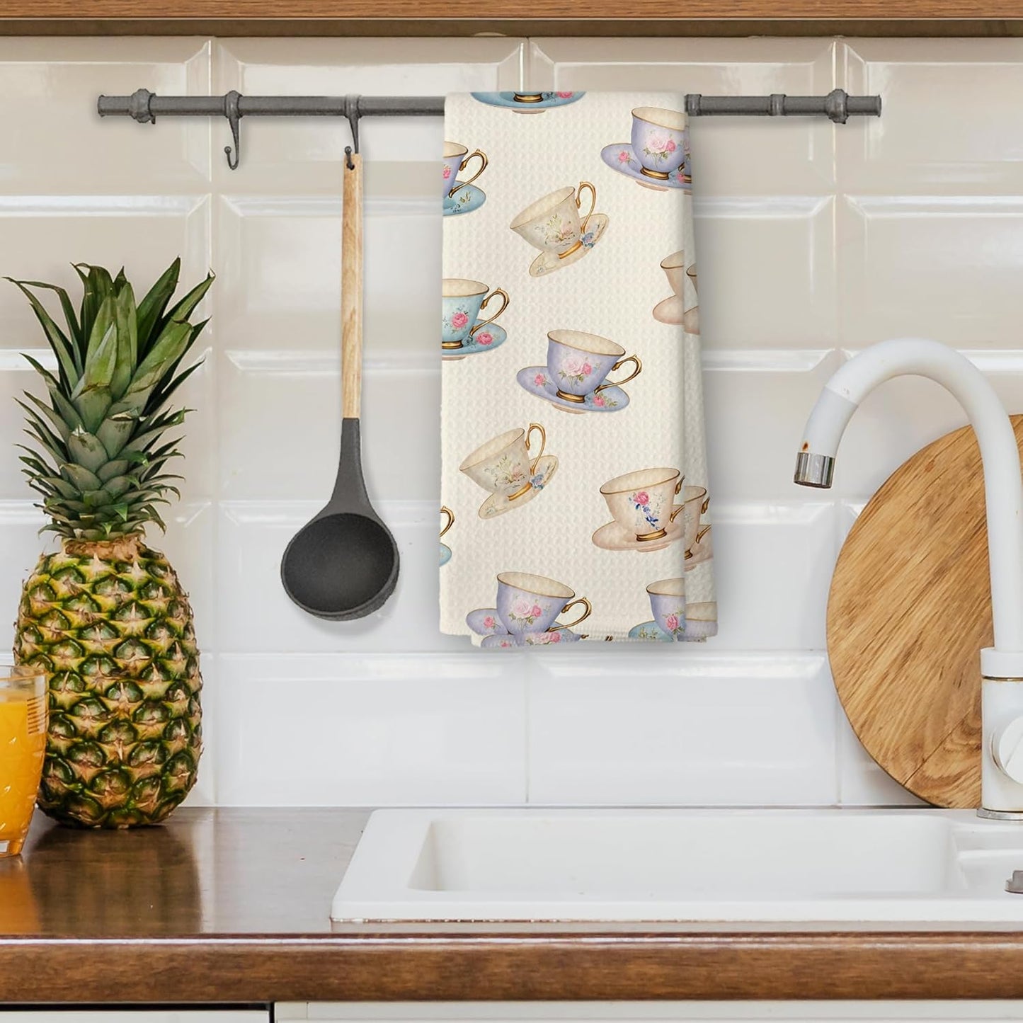 Vintage Spring Floral Teacups Kitchen Dish Towels, Retro Tea Coffee Lovers Gifts for Women Girls, Tea Time Decor, Roses Flower Cups Hand Towels Kitchen Teas Towels Decorations, 16x24inch