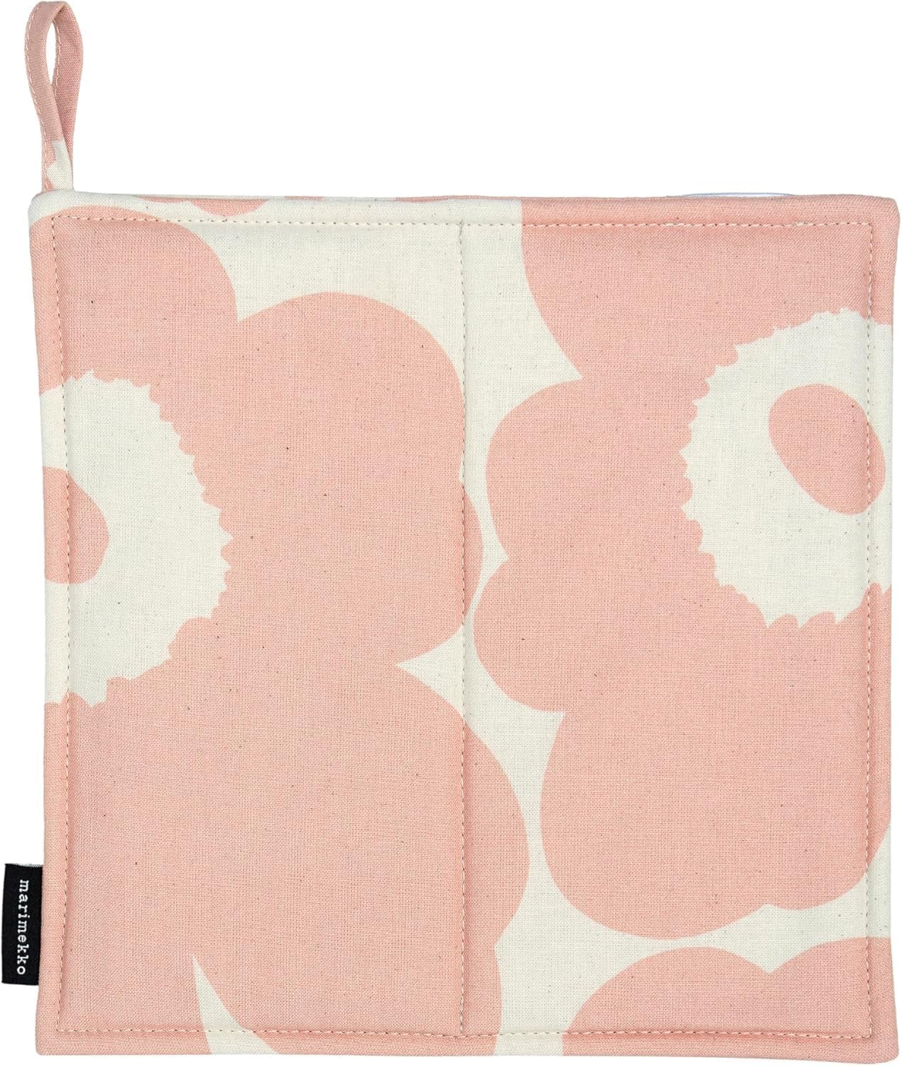 MARIMEKKO Pieni Unikko Pot Holder with Hanging Loop – Refine Your Kitchen Décor with Our Floral Pot Holders — Pink Pot Holders for Kitchen & Oven (8" L x 8" W)