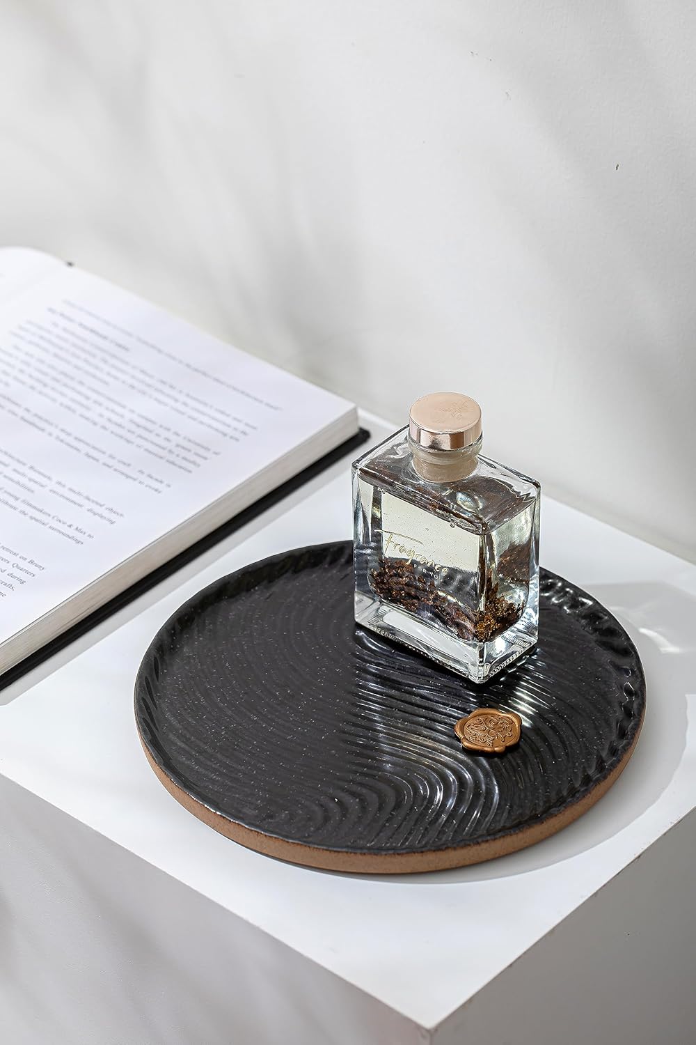 Vanity Tray with Brown Trim - Candle & Perfume Organizer, Round Black 8"8" Home Decor