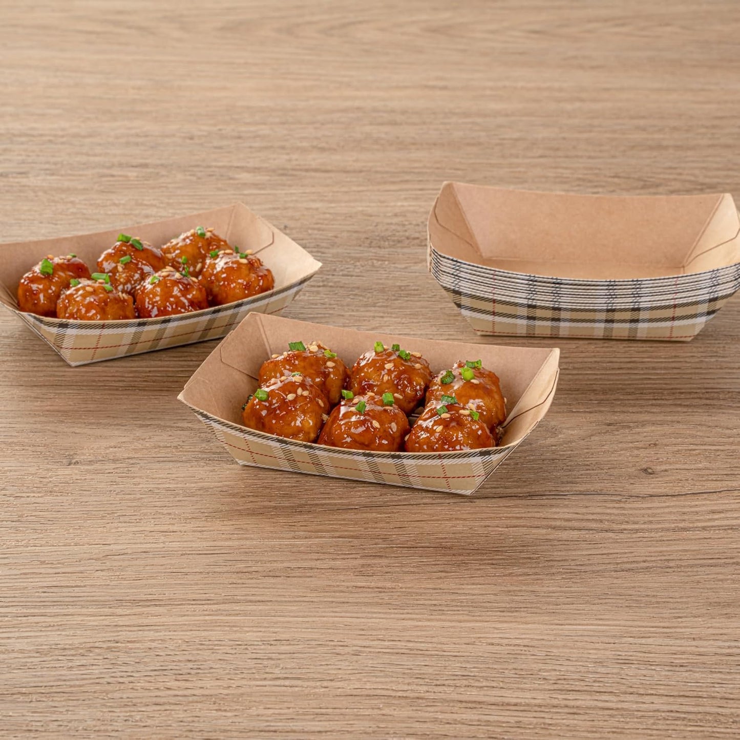 Restaurantware-Bio Tek 4 Ounce Paper Boats, 50 Disposable #25 Food Trays - PE Lining, Durable, Plaid Print Paper Food Baskets, For Concession Stands, Picnics, or Fairs