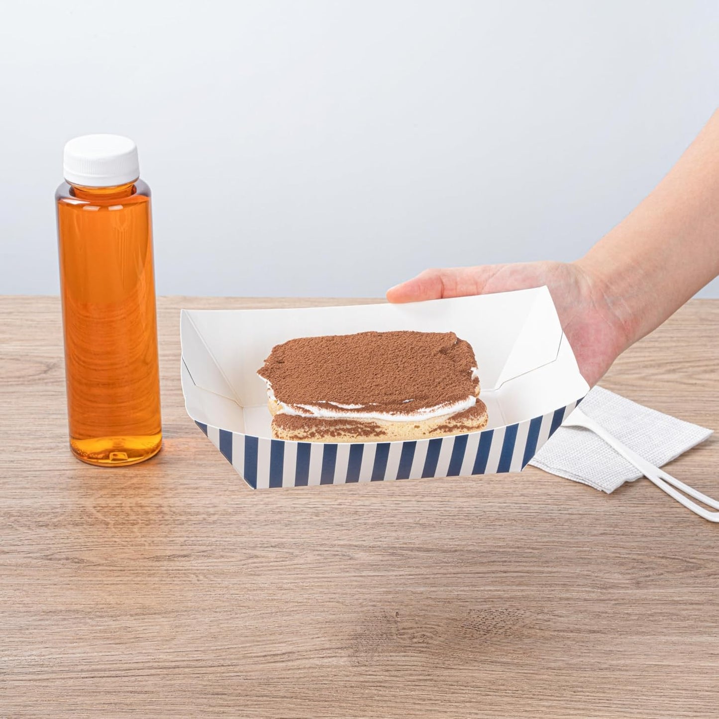 Restaurantware Bio Tek 1 Pound Food Boats 200 Disposable Paper Food Trays - Heavy-Duty Greaseproof Striped Paper Food Boats For Snacks Appetizers Or Treats Use At Parties Or Carnivals