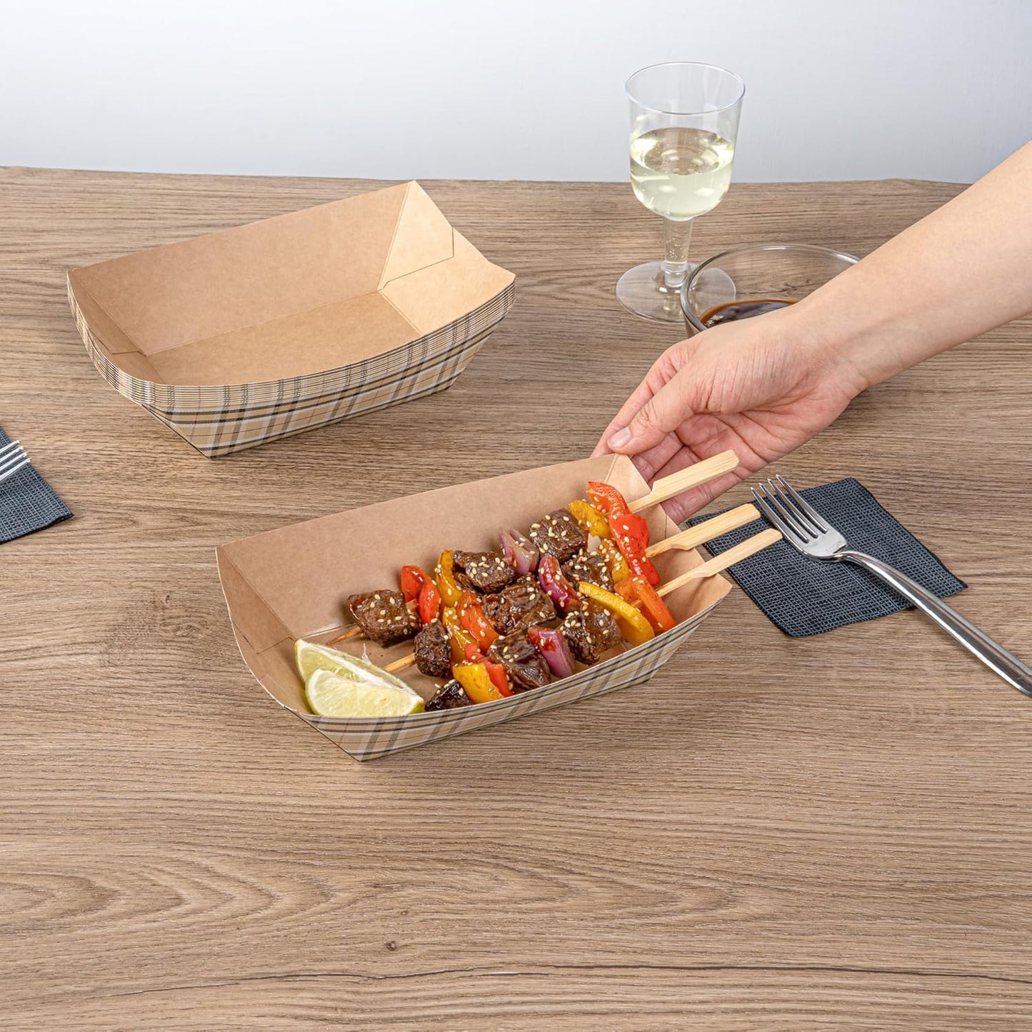 Restaurantware Bio Tek 1 Pound Food Boats 200 Disposable Paper Food Trays - Heavy-Duty Greaseproof Plaid Paper Food Boats For Snacks Appetizers Or Treats Use At Parties Or Carnivals