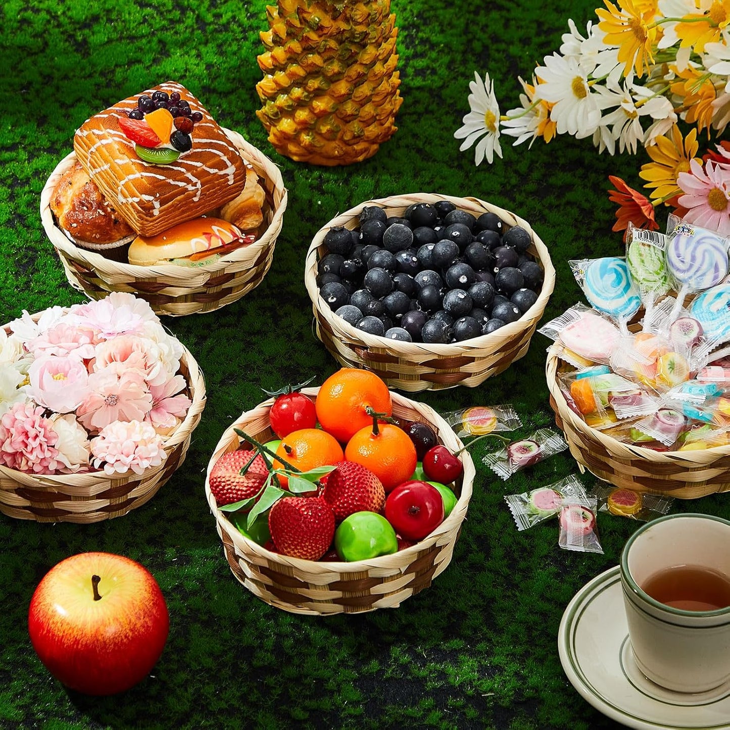 Sintuff 24 Pcs Small Woven Basket Round Bamboo Gift Baskets 6. 5 x 2 Inches Wicker Berry Bread Fruit Basket Empty Food Serving Baskets for Picnic Kitchen Restaurant